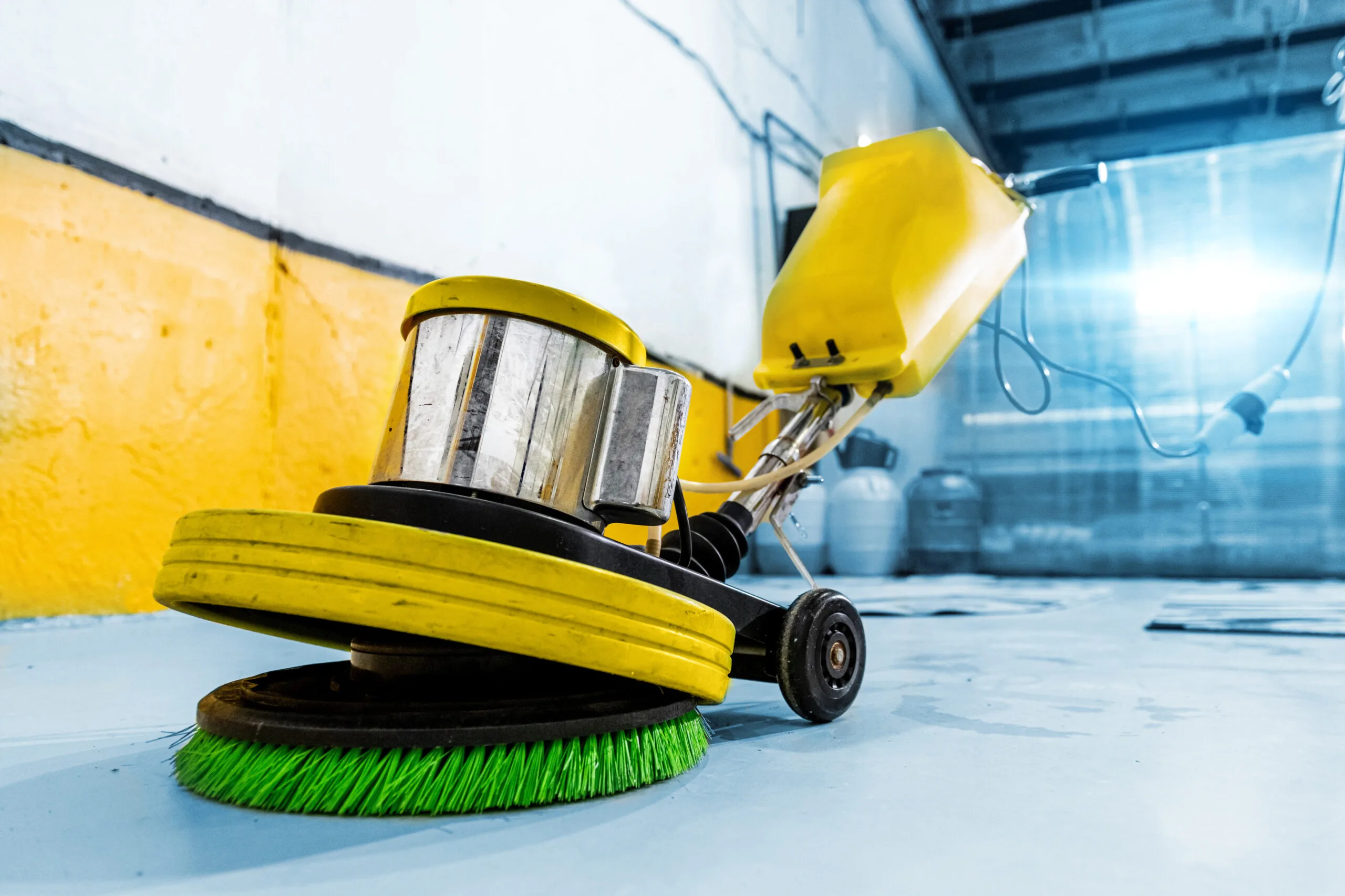 Carpets chemical cleaning with professionally disk machine Carpets chemical cleaning with professionally disk machine